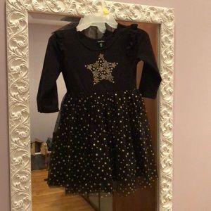 Zunie Girl’s black, gold, silver star ⭐️ dress.
